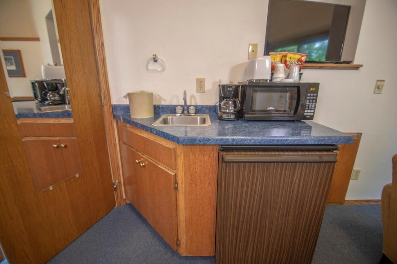Ridges Inn & Suites ベイリーズ・ハーバー エクステリア 写真