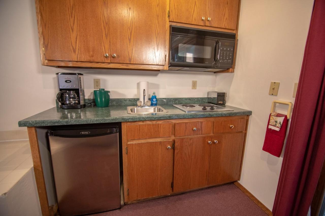 Ridges Inn & Suites ベイリーズ・ハーバー エクステリア 写真